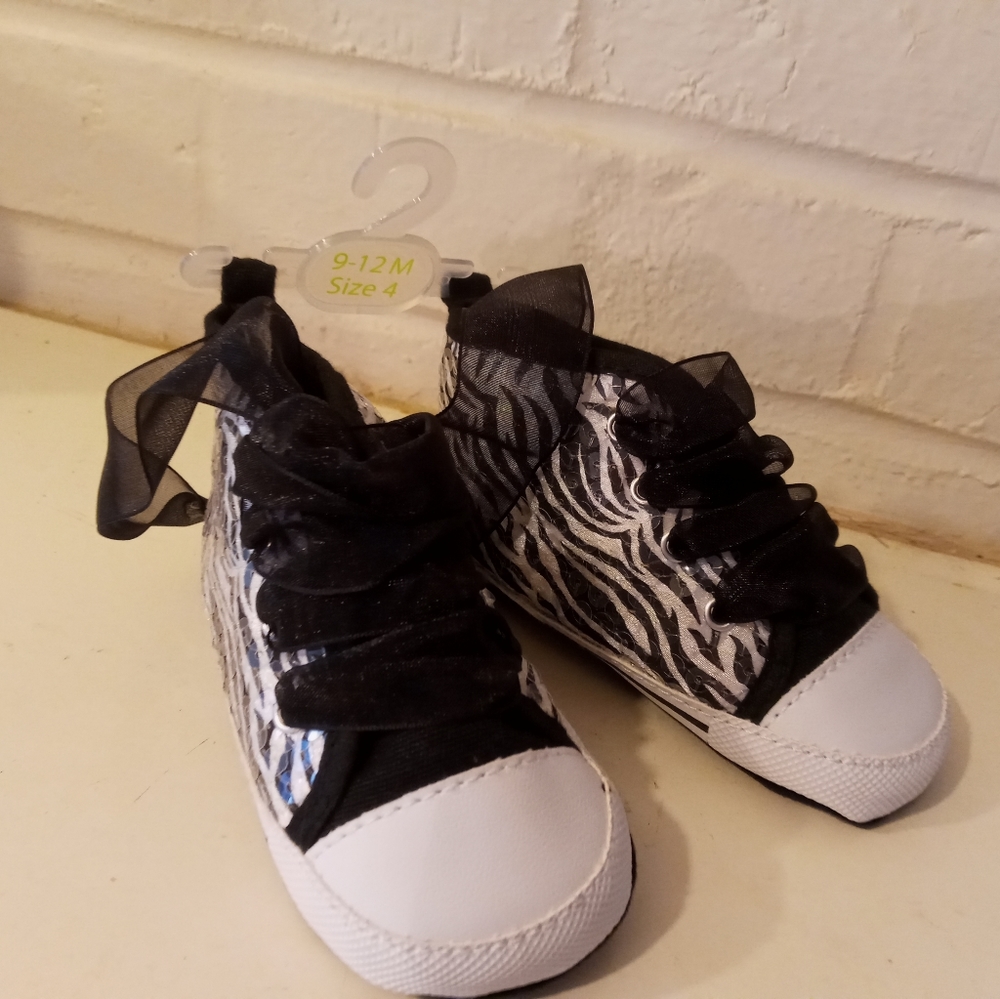 Zebra print baby shoes size 4 (9-12 months)